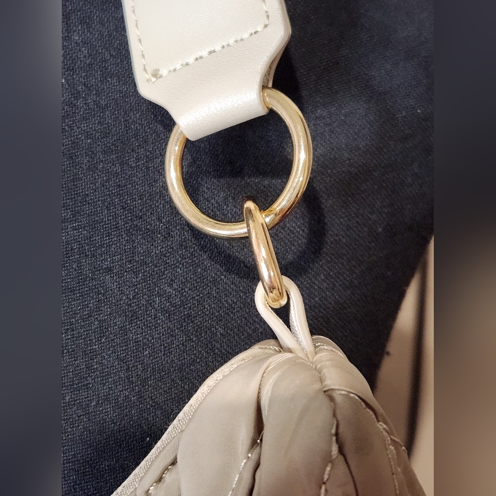 Bagsmart Elegant Cream Quilted Shoulder Bag - Picture 4 of 8